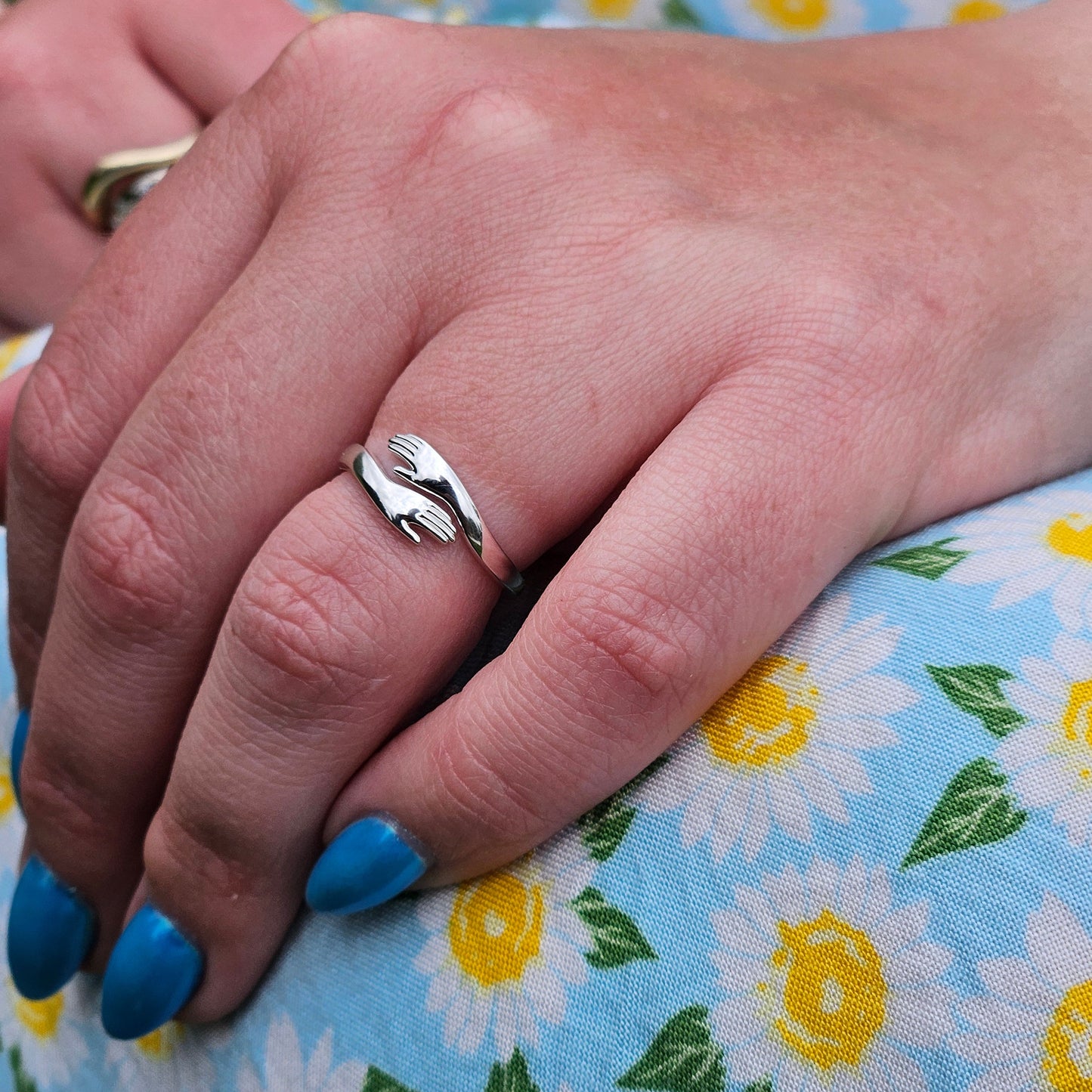 Hug Ring
